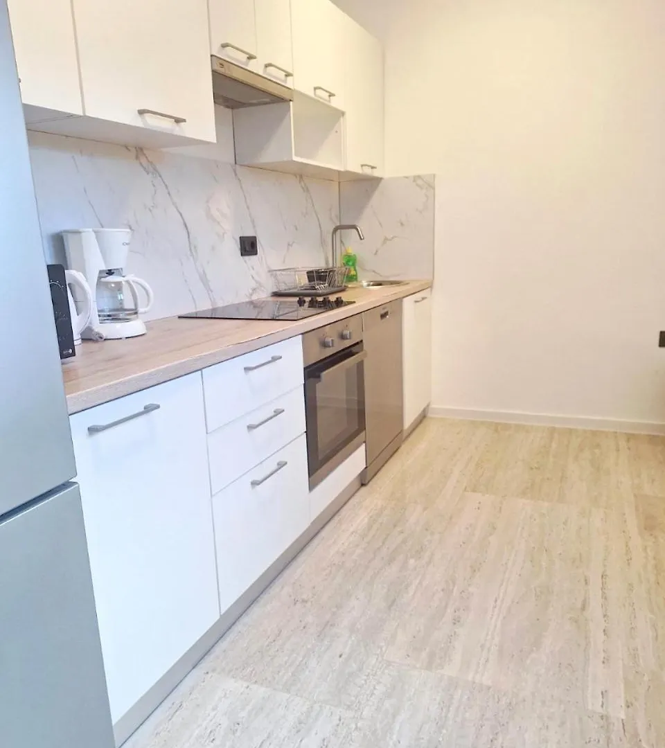 2 Bedroom Apartment Near The Sea ロヴィニ クロアチア