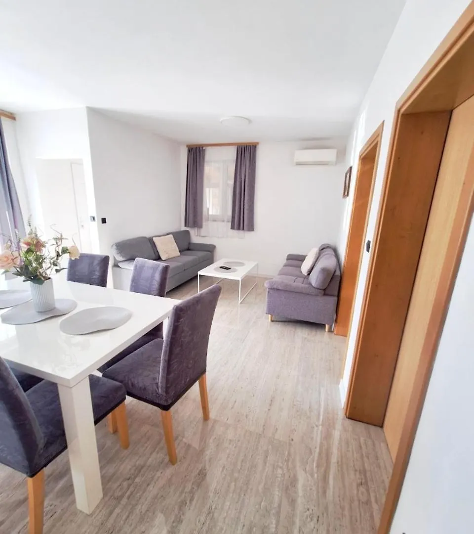 2 Bedroom Apartment Near The Sea Rovinj