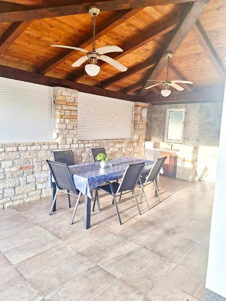 2 Bedroom Apartment Near The Sea Rovinj Croatie